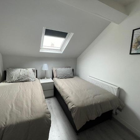 Ryan Air I Bnb - Lfc Apartments Liverpool Exterior photo