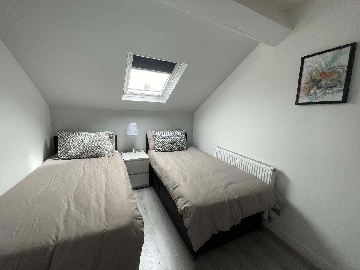 Ryan Air I Bnb - Lfc Apartments Liverpool Exterior photo