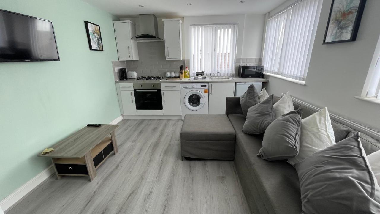 Ryan Air I Bnb - Lfc Apartments Liverpool Exterior photo