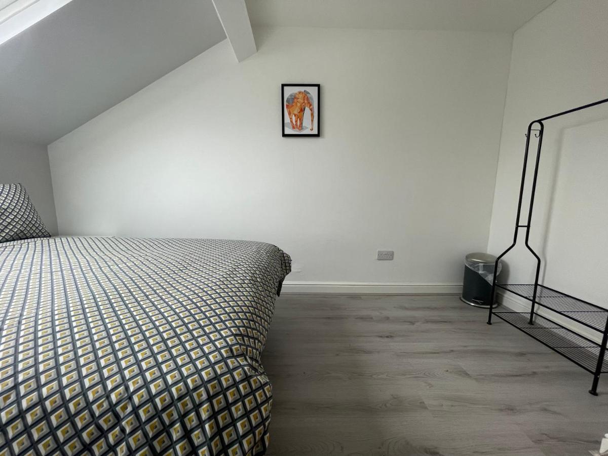 Ryan Air I Bnb - Lfc Apartments Liverpool Exterior photo