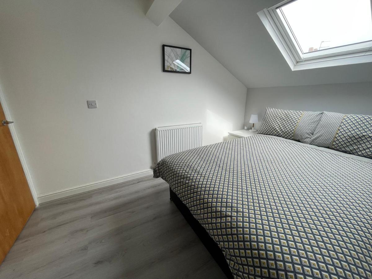 Ryan Air I Bnb - Lfc Apartments Liverpool Exterior photo